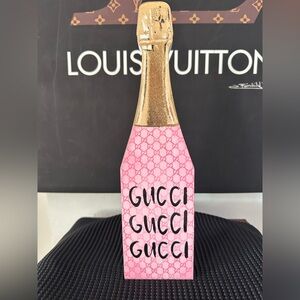 🆕Gucci Wooden Decor Sign